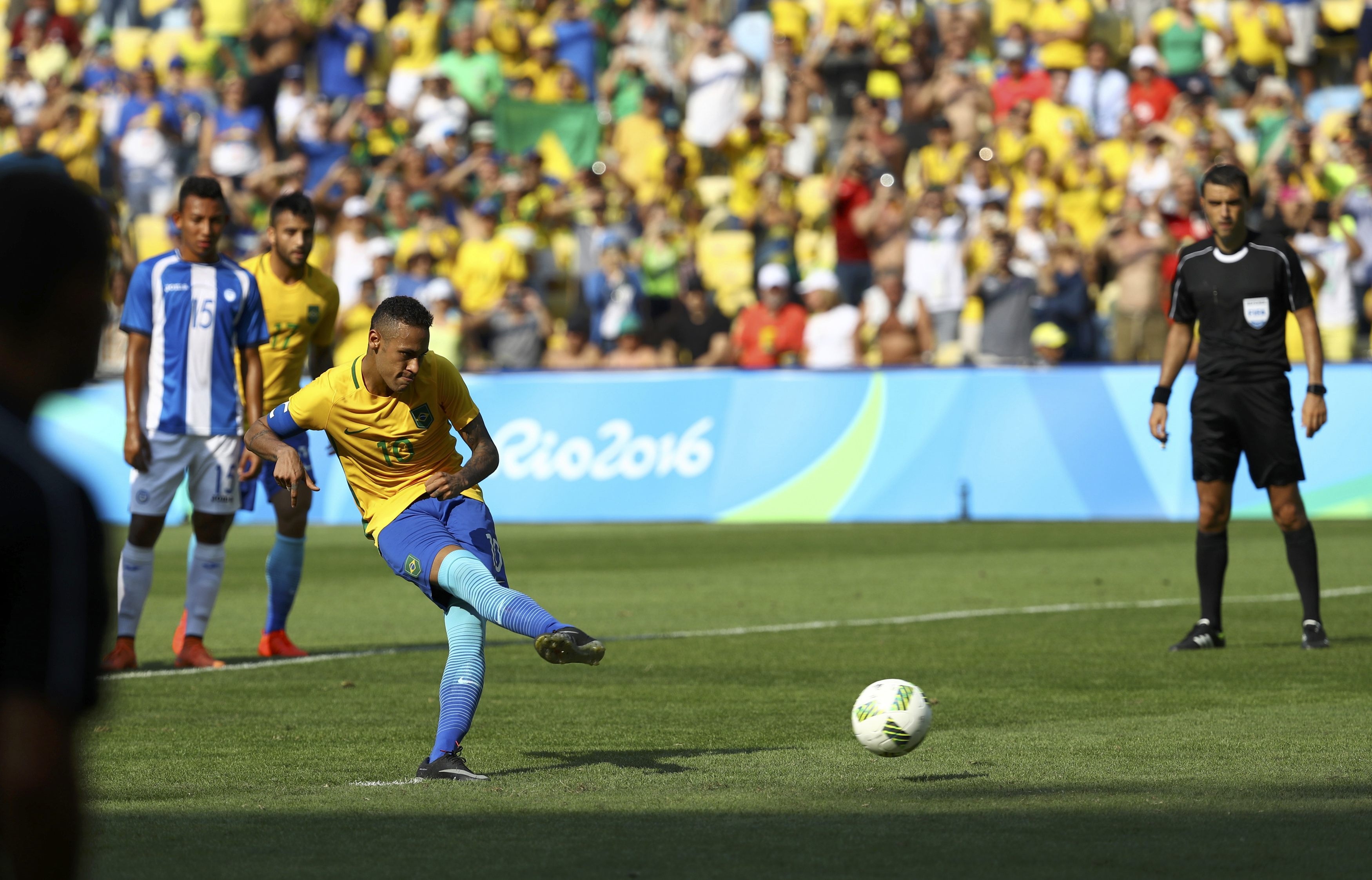 Neymar di vao lich su The van hoi anh 7