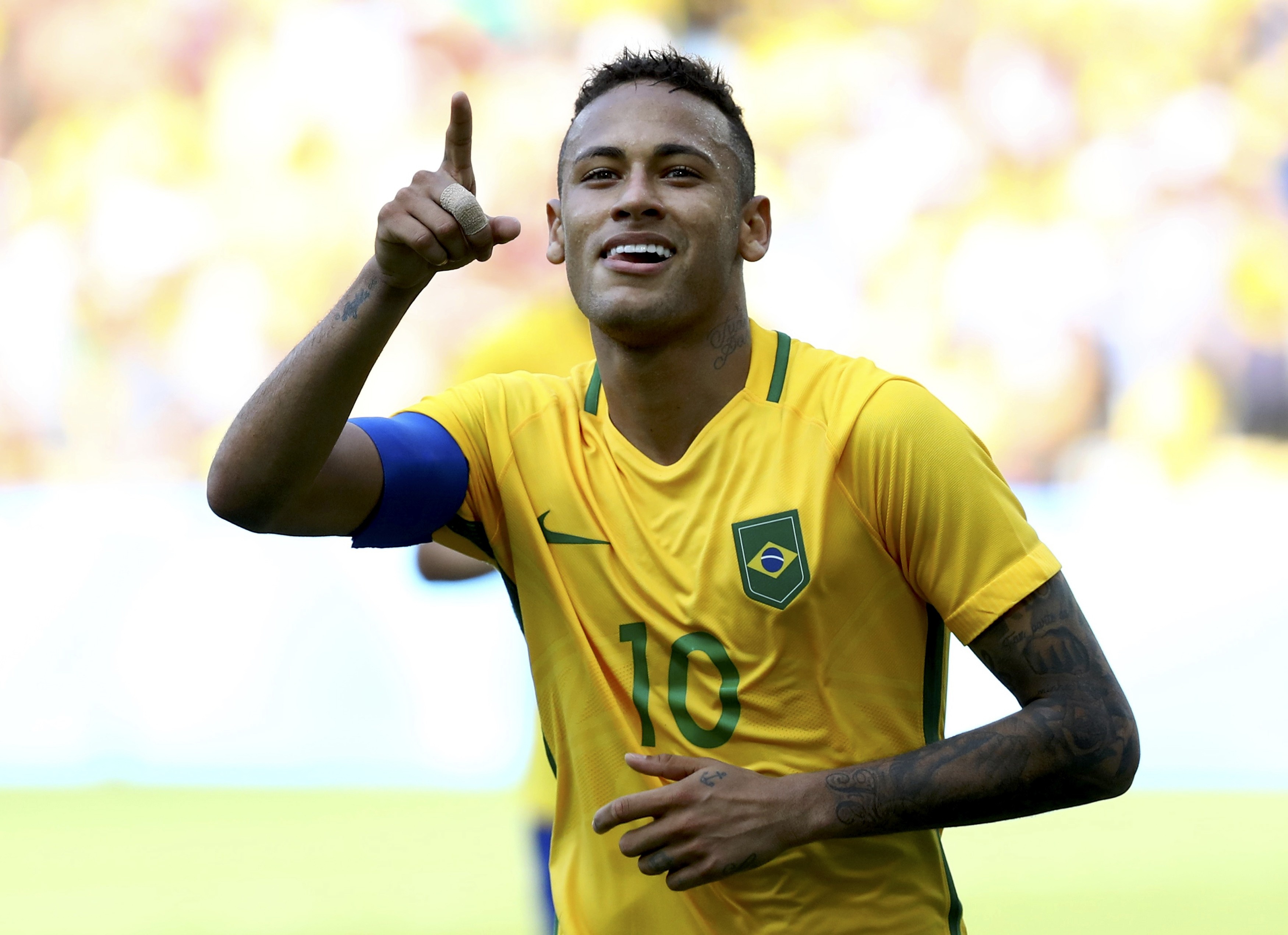Neymar di vao lich su The van hoi bang ban thang o giay 14 hinh anh