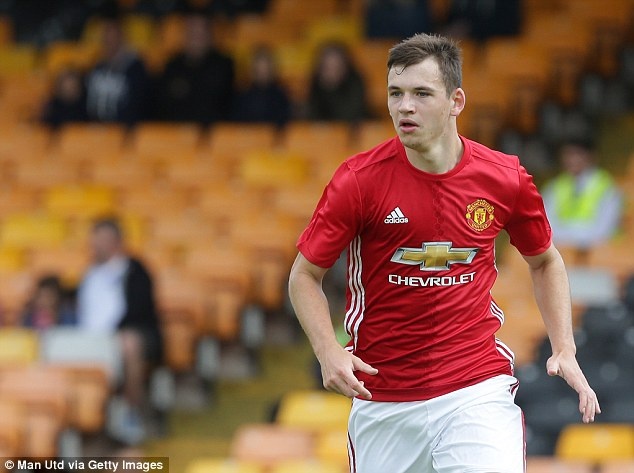 14 cau thu tre duoc Van Gaal don len doi 1 MU anh 9