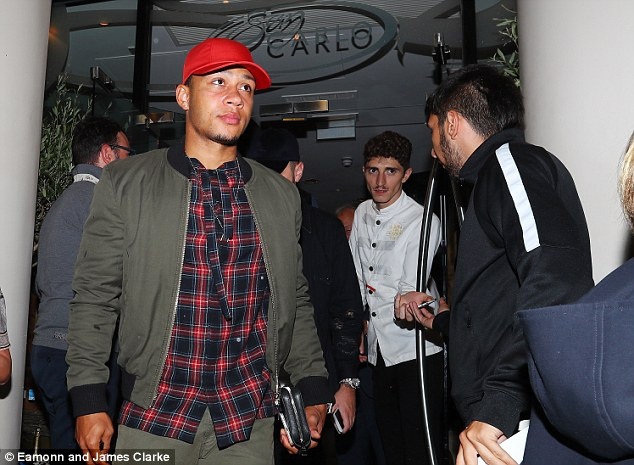 Pogba, Depay 'hẹn hò' ảnh 3 Pogba, Depay 'hen ho' anh 3