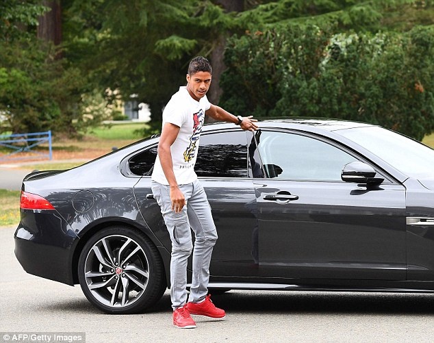 Tuan le thoi trang o dai ban doanh tuyen phap anh 6