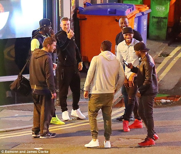 Balotelli tổ chức tiệc linh đình tại Manchester ảnh 6 Balotelli to chuc tiec linh dinh tai Manchester anh 6