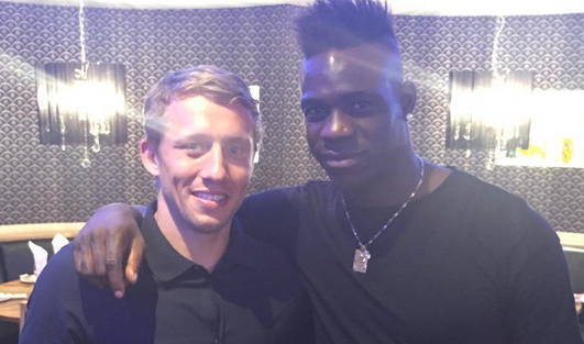 Balotelli den Manchester 'quay pha' truoc khi roi Liverpool hinh anh