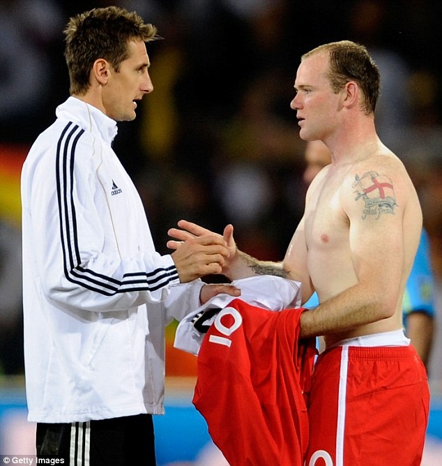 MU h cấm cầu thủ đổi áo ảnh 1 MU h cam cau thu doi ao anh 1