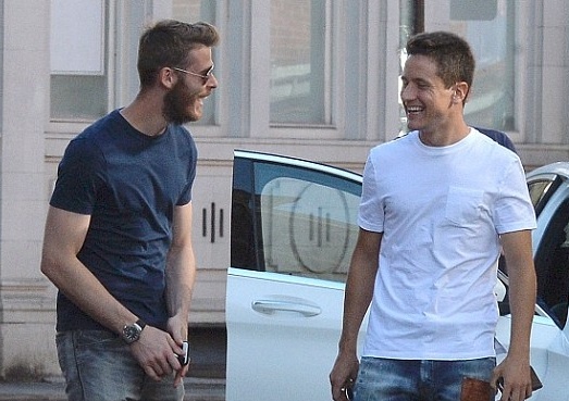 De Gea, Herrera, Rashford tranh thu xa hoi truoc them derby hinh anh