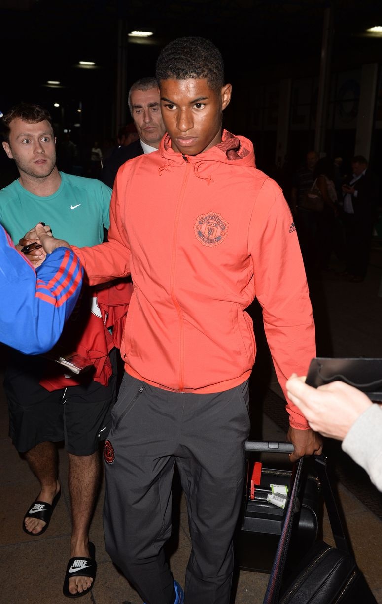 Dan sao MU tro ve sau that bai tai Europa League anh 3