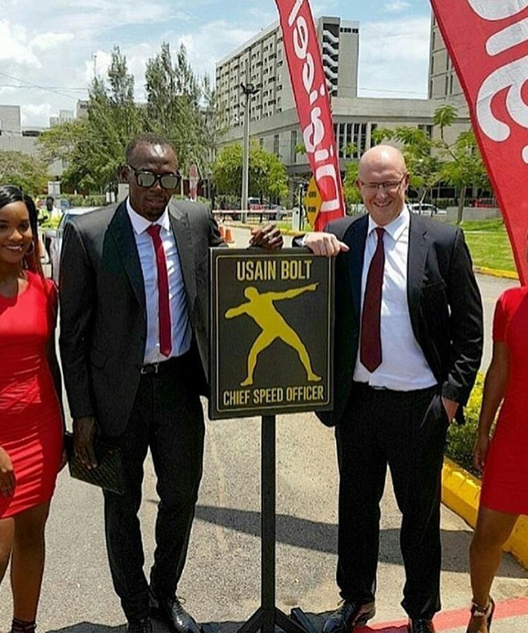 Usain Bolt lam giam doc anh 1