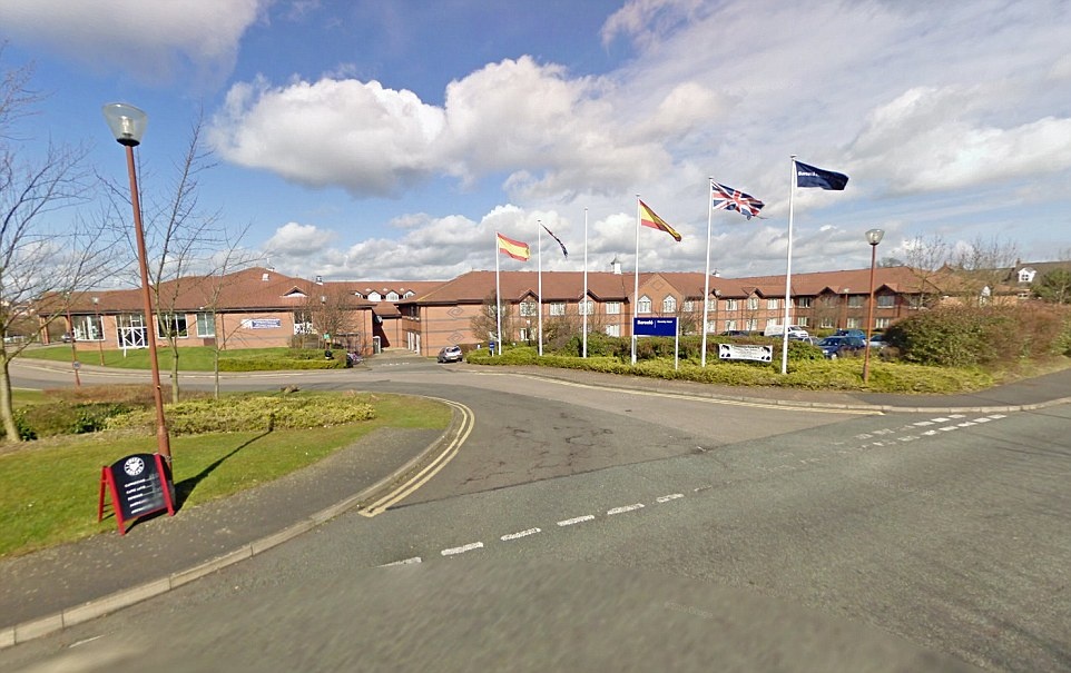 Dan sao MU tap o bai do xe anh 3