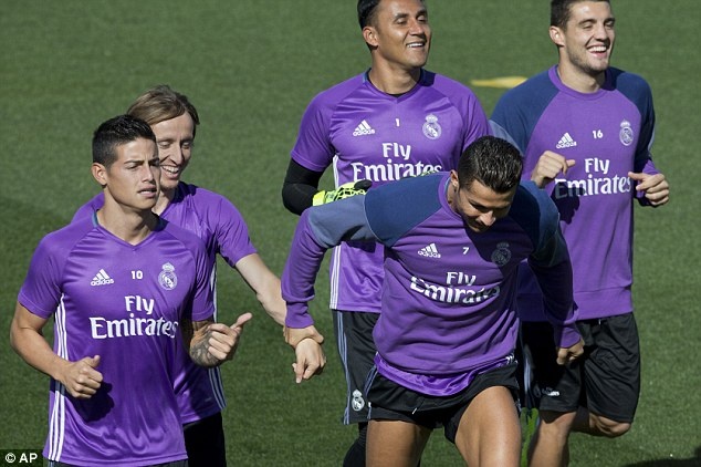 Ronaldo, Bale trở lại ảnh 7 Ronaldo, Bale tro lai anh 7