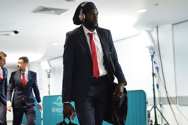 Adebayor mất việc ảnh 1 Adebayor mat viec anh 1