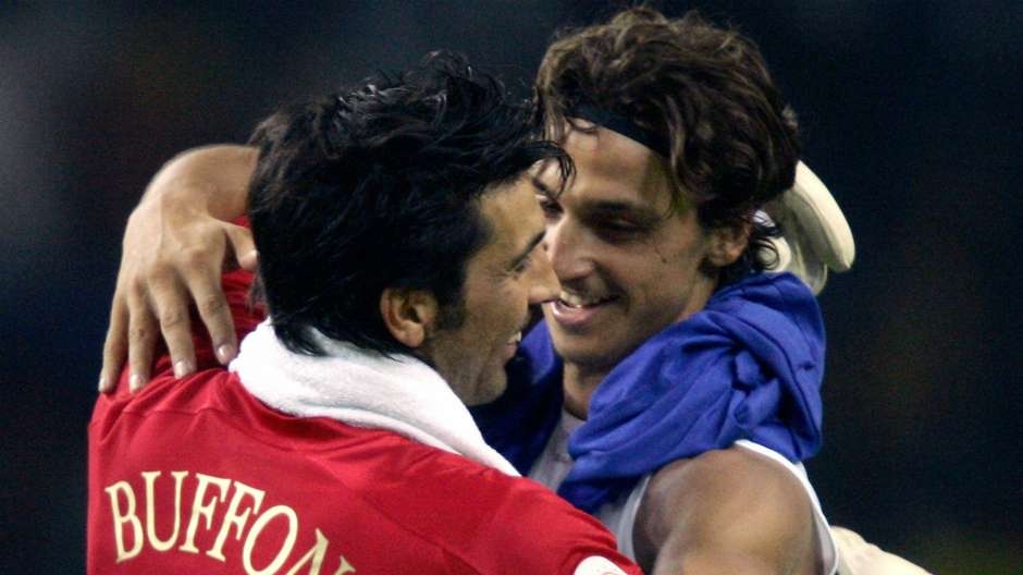 Doi hinh huyen thoai tung sat canh voi Ibrahimovic anh 2