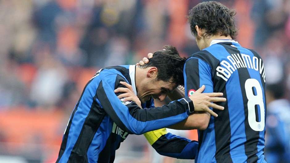 Doi hinh huyen thoai tung sat canh voi Ibrahimovic anh 6