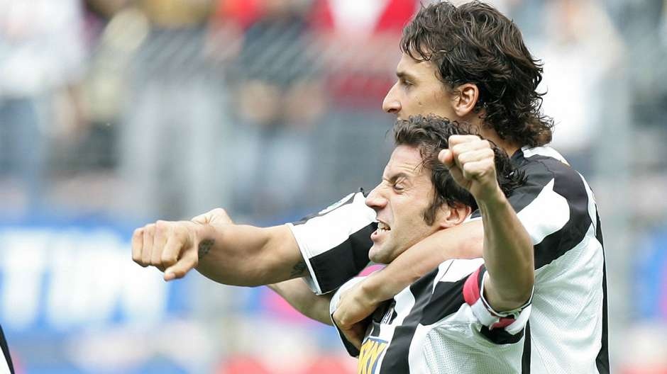 Doi hinh huyen thoai tung sat canh voi Ibrahimovic anh 10