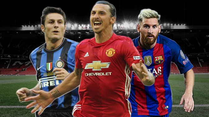 Doi hinh huyen thoai tung sat canh voi Ibrahimovic hinh anh