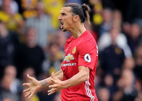 Ibrahimovic ngan ngam vi Rooney luoi di chuyen hinh anh