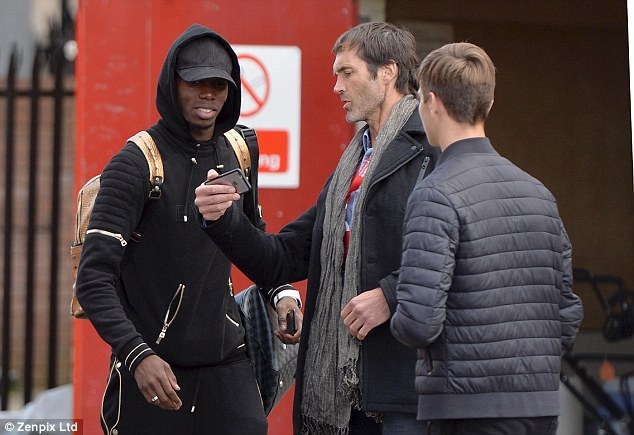 Pogba gap go cuu thu mon MU anh 1