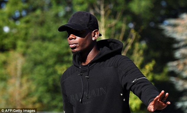 Pogba  hoi quan cung tuyen Phap anh 5