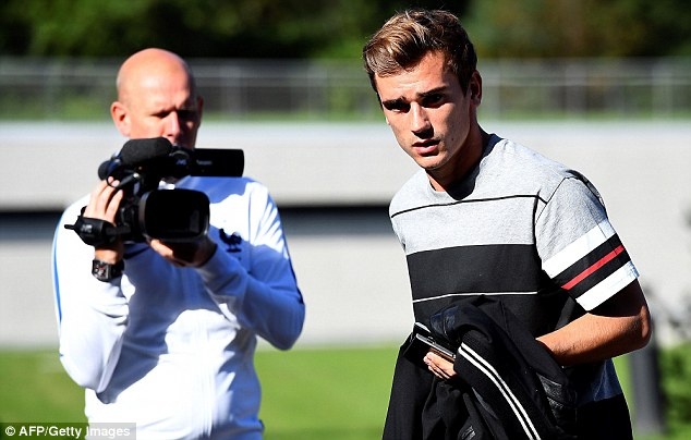 Pogba  hoi quan cung tuyen Phap anh 6