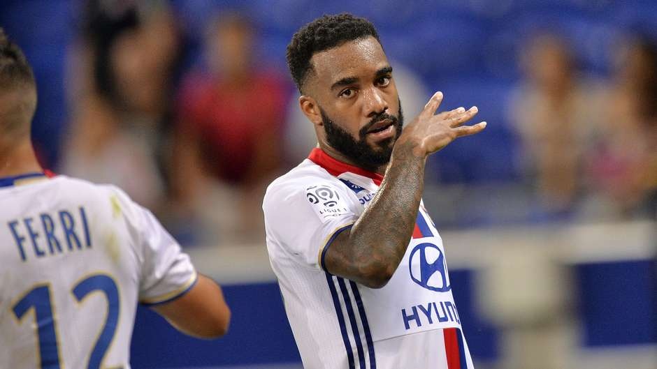 Balotelli bo xa Messi,  Griezmann ve hieu suat ghi anh 13