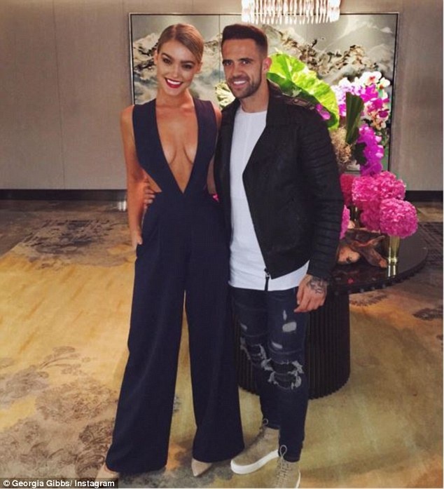 Sao xịt Liverpool cưa đổ hoa hậu hoàn vũ ảnh 2 Sao xit Liverpool cua do hoa hau hoan vu anh 2