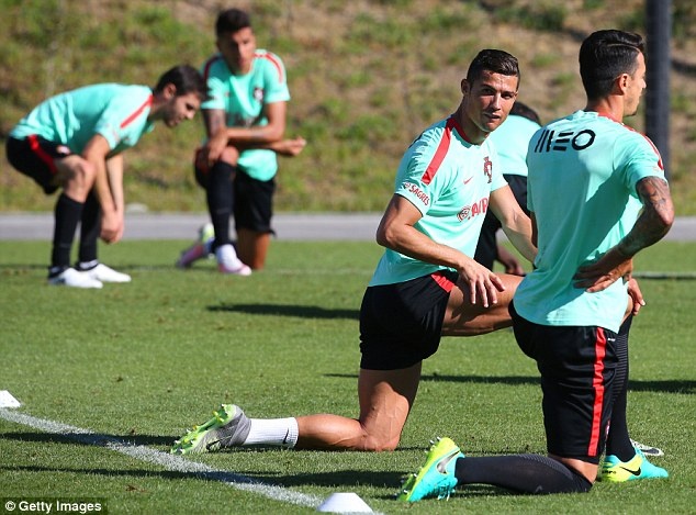 Ronaldo tap luyen anh 2