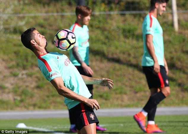 Ronaldo tap luyen anh 5