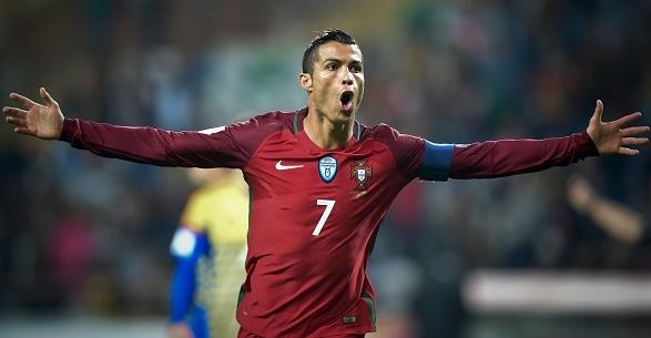 Ronaldo lap poker, Bo Dao Nha vui dap Andorra 6-0 hinh anh