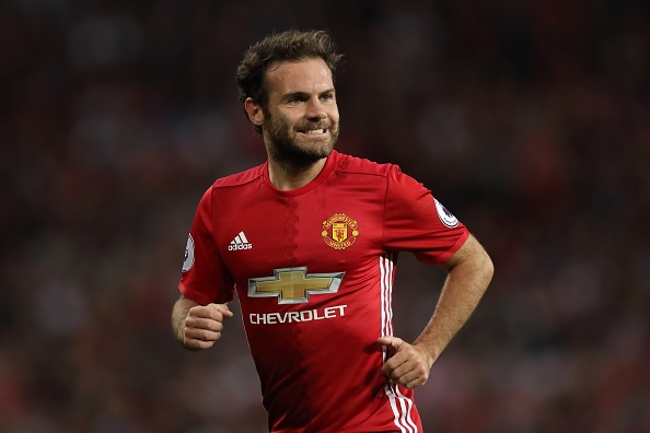 Mourinho mang mon qua bat ngo danh tang Juan Mata hinh anh