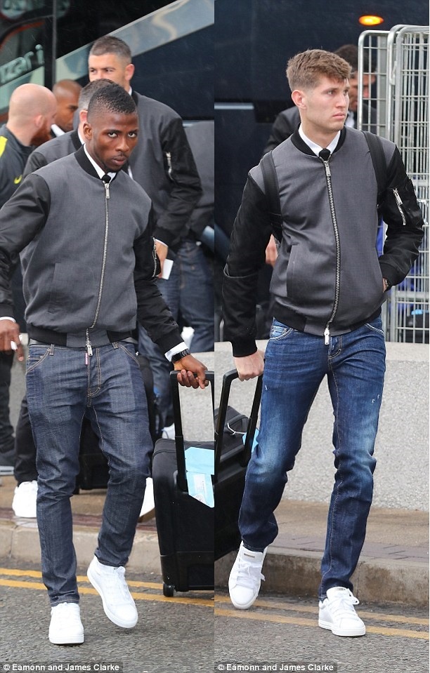 Pep cùng học trò diện đồng phục sành điệu ảnh 10 Pep cung hoc tro dien dong phuc sanh dieu anh 10