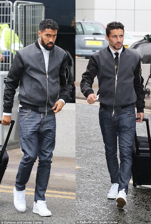 Pep cùng học trò diện đồng phục sành điệu ảnh 5 Pep cung hoc tro dien dong phuc sanh dieu anh 5