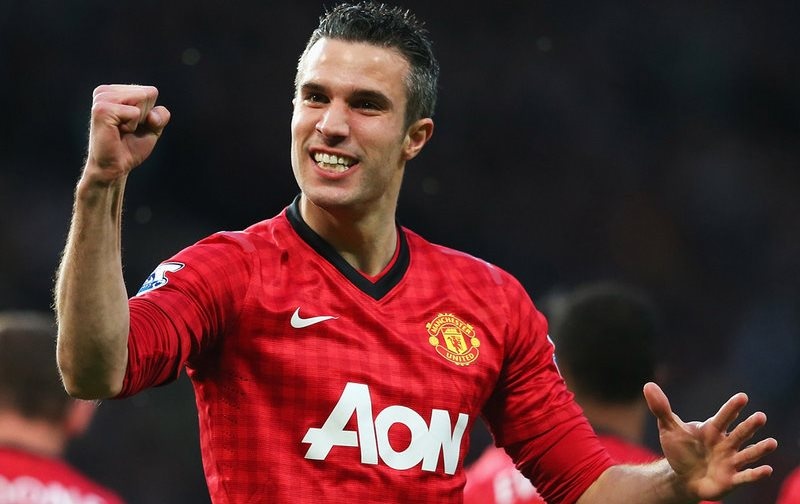 May bay cho Van Persie cung dong doi phai ha canh khan cap hinh anh