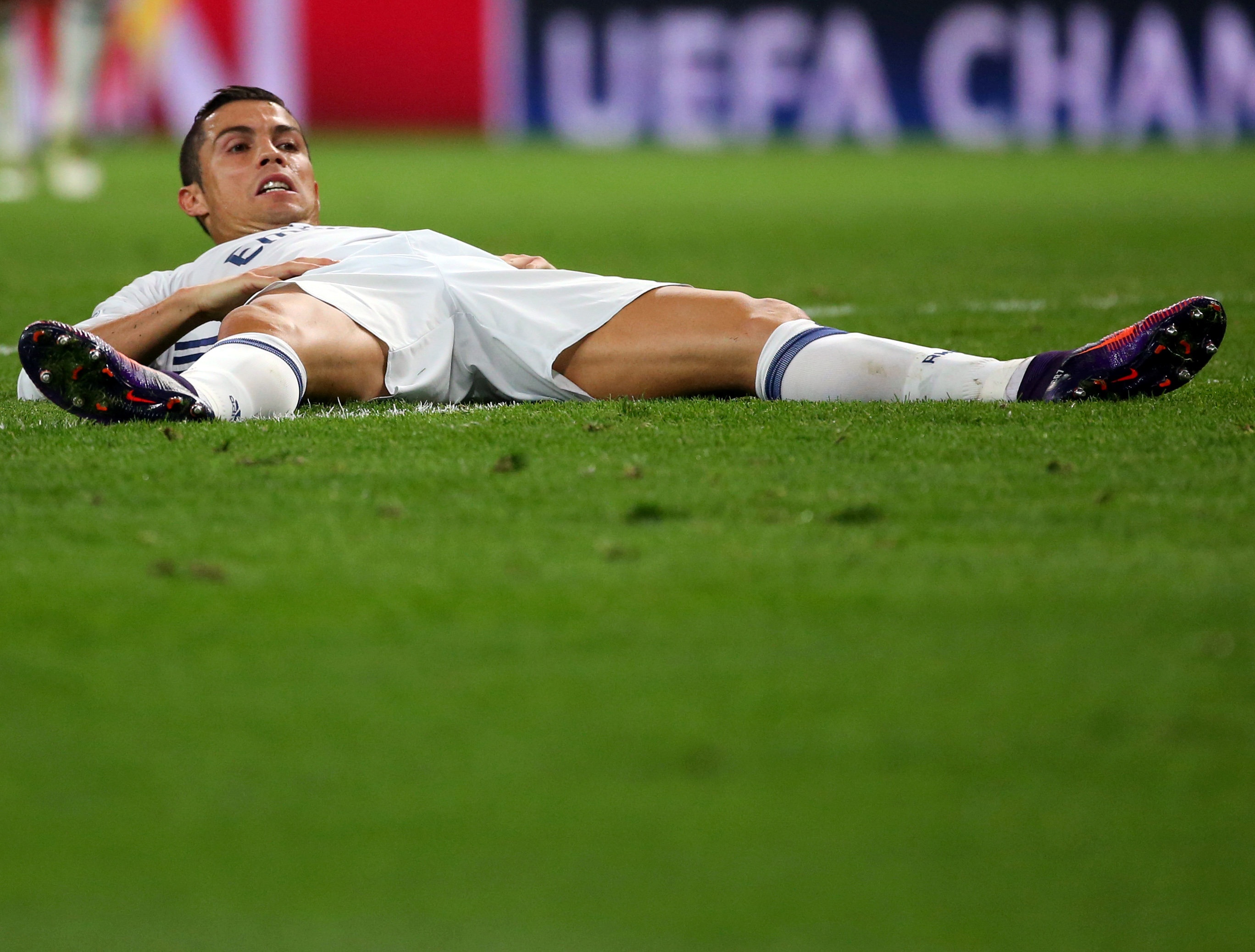 ronaldo lập hat-trick kiến tạo ảnh 10 ronaldo lap hat-trick kien tao anh 10