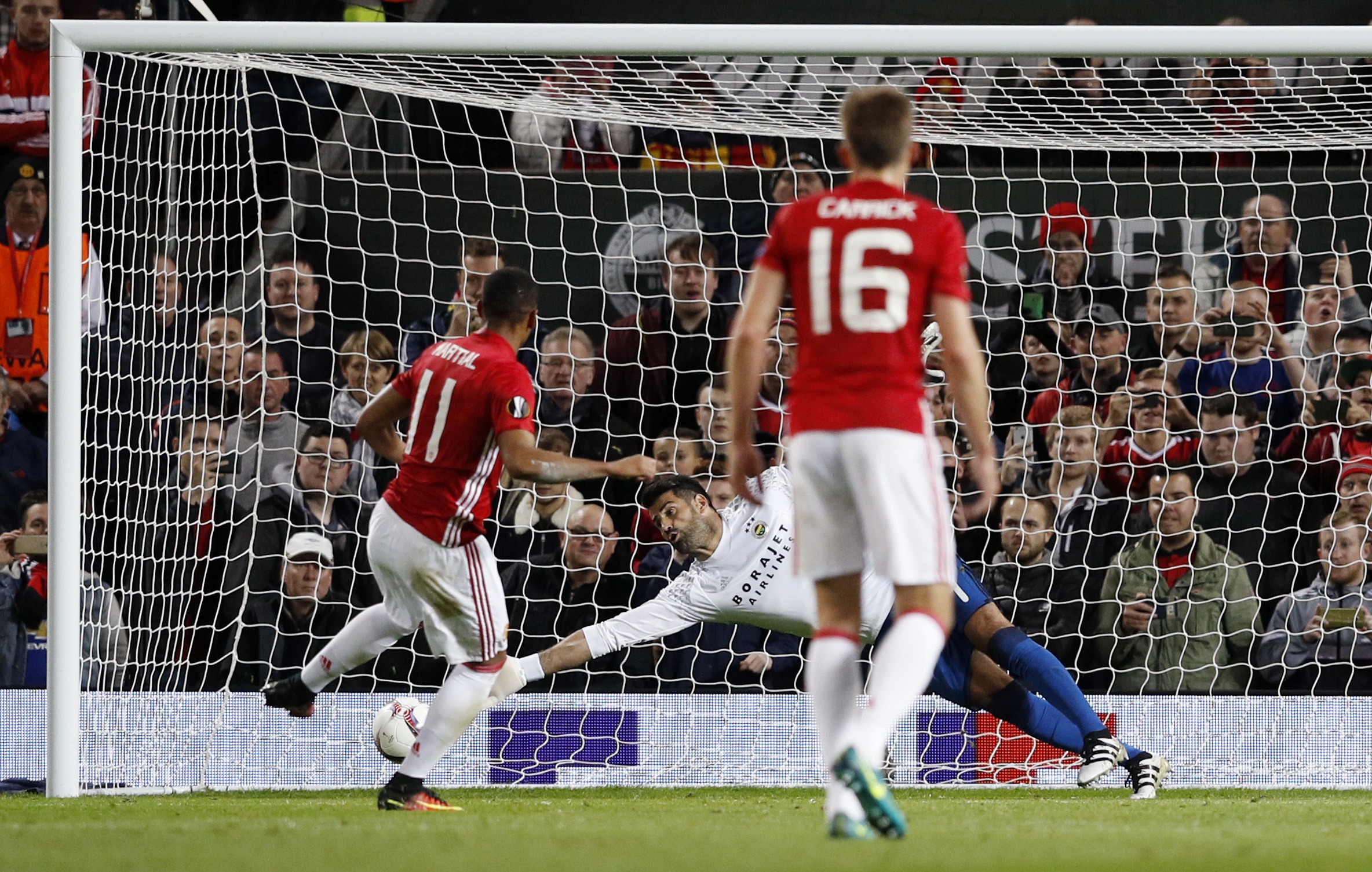 Pogba lập cú đúp,  MU thắng Fenerbahce 4-1 ảnh 7 Pogba lap cu dup,  MU thang Fenerbahce 4-1 anh 7
