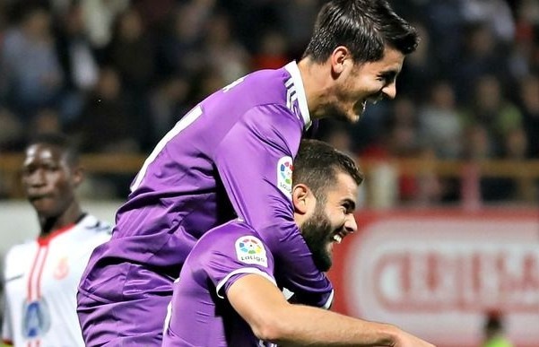 Zidane ca ngoi sieu pham 'cat keo' cua Nacho Fernandez hinh anh
