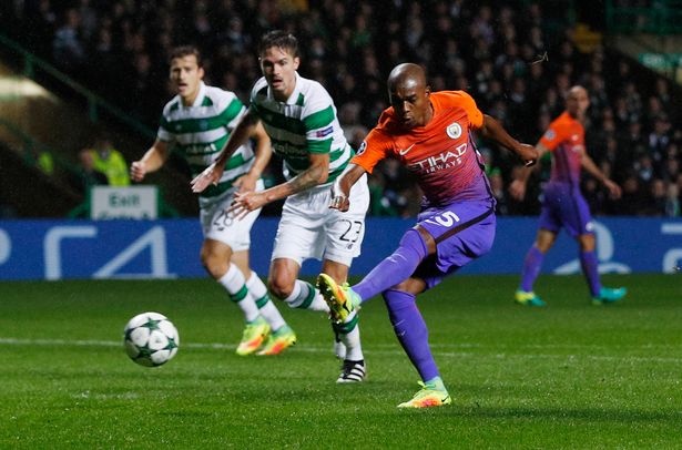 10 cau thu chiu kho di chuyen nhat NHA anh 5