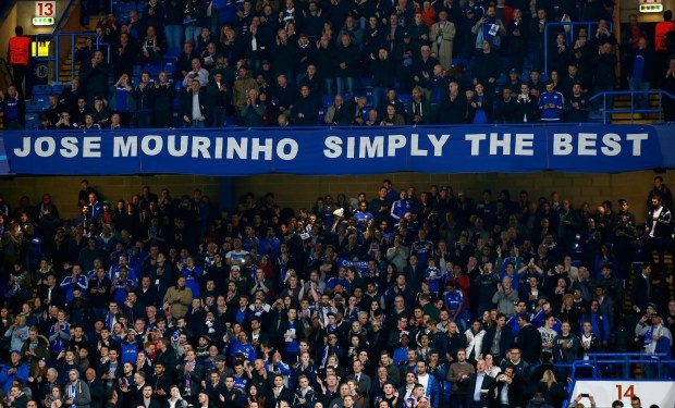 Mourinho ca ngợi fan MU ảnh 2 Mourinho ca ngoi fan MU anh 2