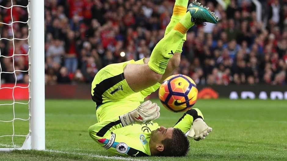 doi hinh tieu bieu vong 10 ngoai hang anh anh 2