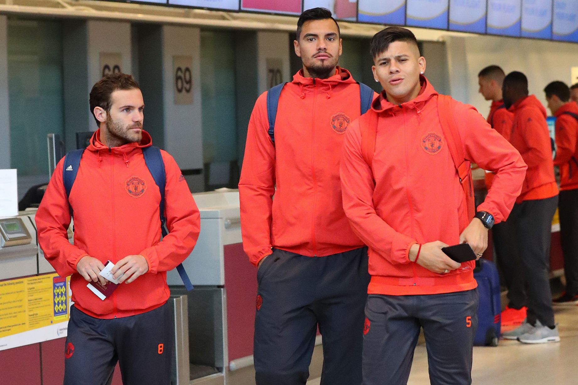 Mkhitaryan tro lai doi hinh MU anh 9