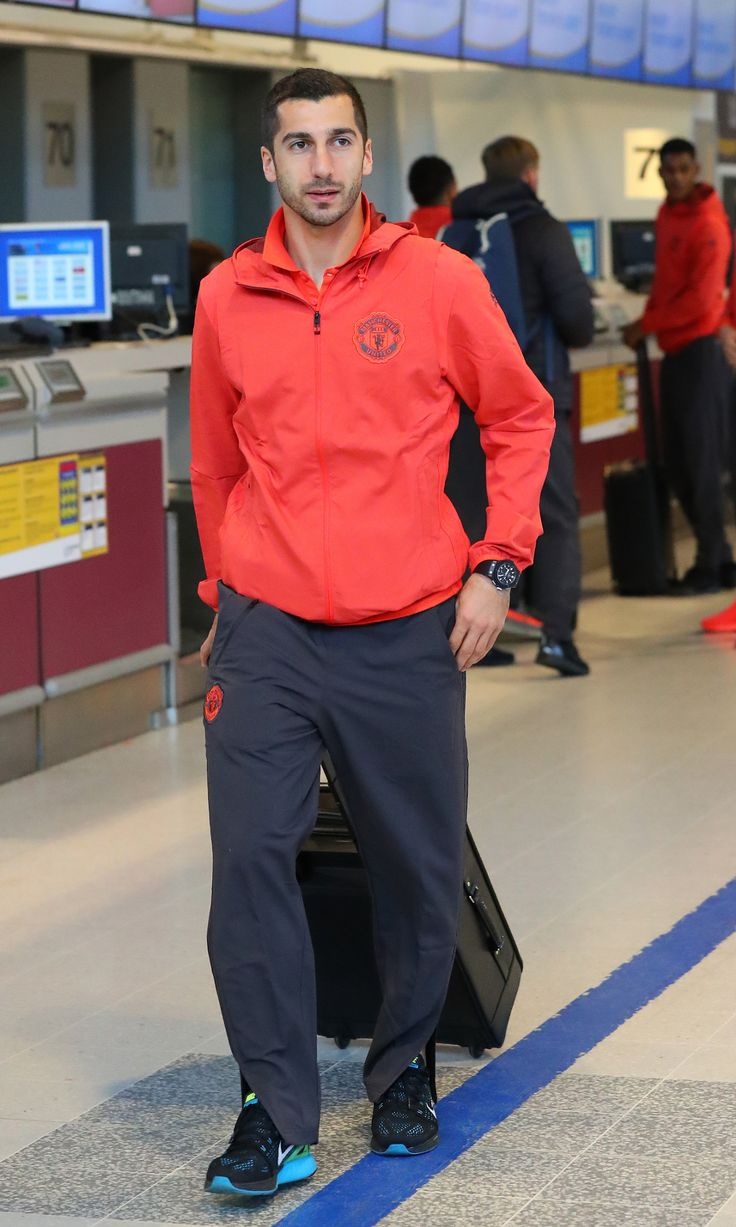 Mkhitaryan tro lai doi hinh MU anh 2