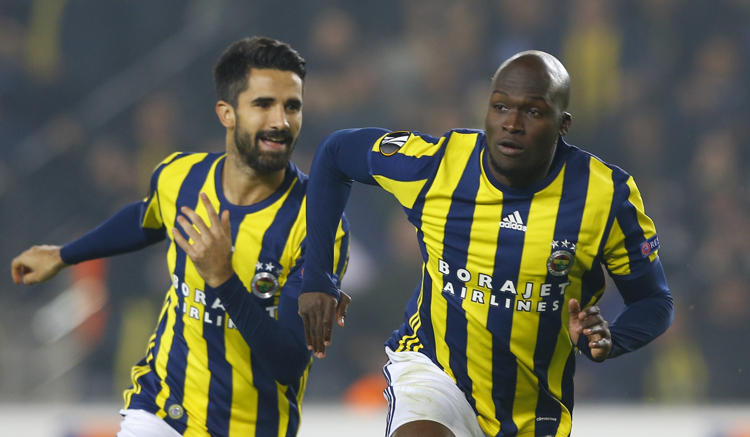 Ibra bop co doi thu anh 3