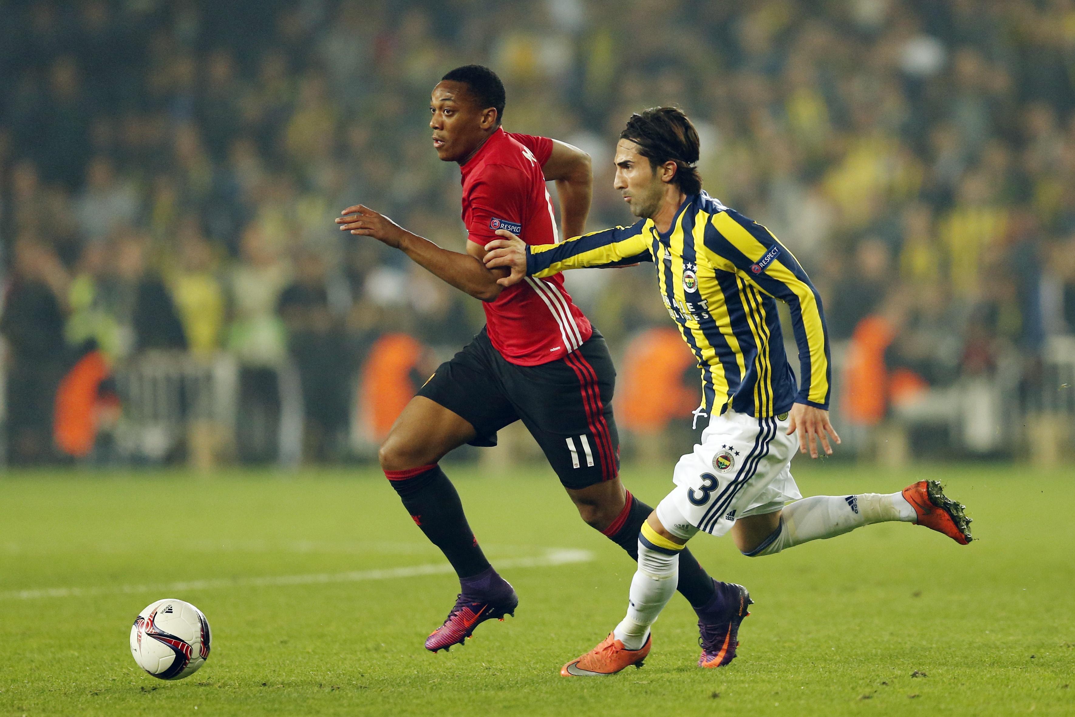 Ibra bop co doi thu anh 5