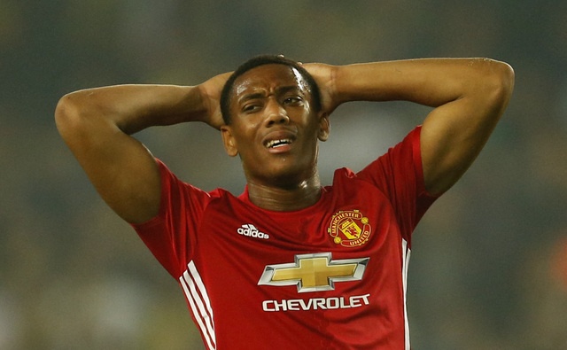 Pogba chan thuong, MU de thua 1-2 tren san Fenerbahce hinh anh