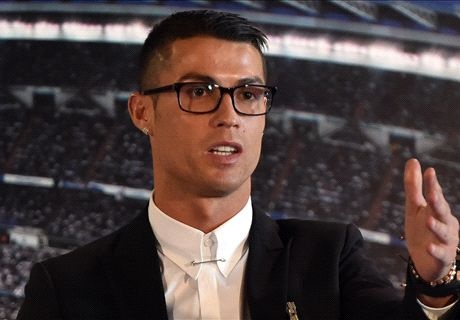 Cong dong mang che gieu cap kinh cua Ronaldo hinh anh