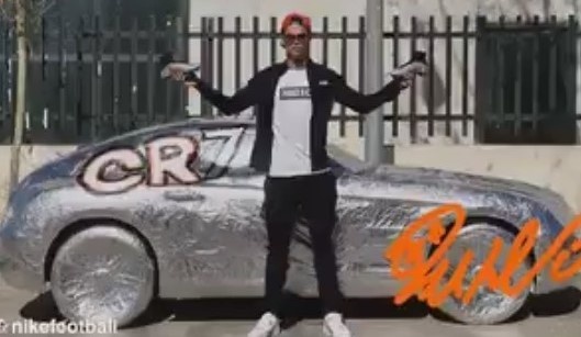 Ronaldo choi kham dong doi hinh anh