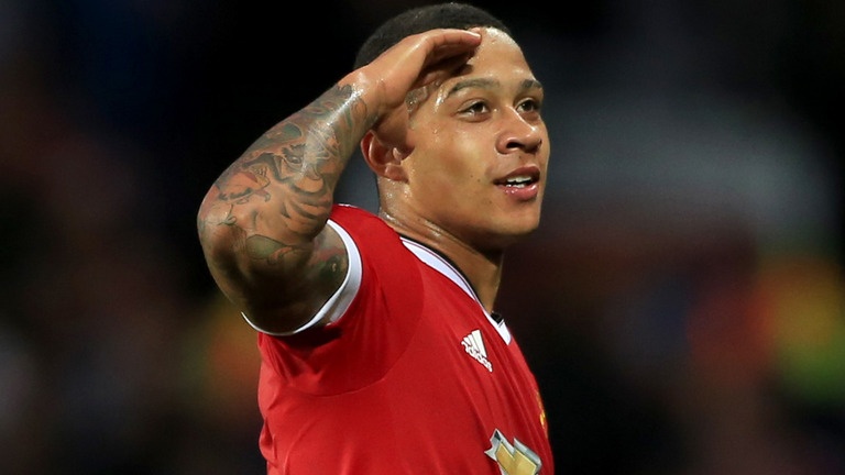 Memphis Depay se tim lai cho dung o Man Utd? hinh anh