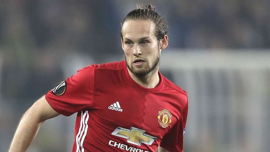 ibra bị loại khỏi đội hình tối ưu của MU ảnh 6 ibra bi loai khoi doi hinh toi uu cua MU anh 6