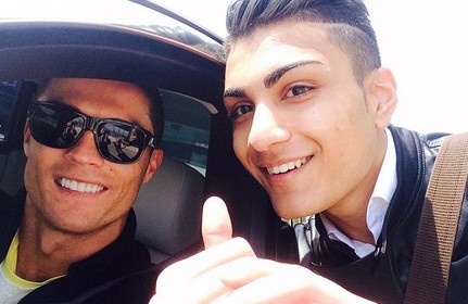 Ban sao Ronaldo mo khoac ao Real Madrid hinh anh