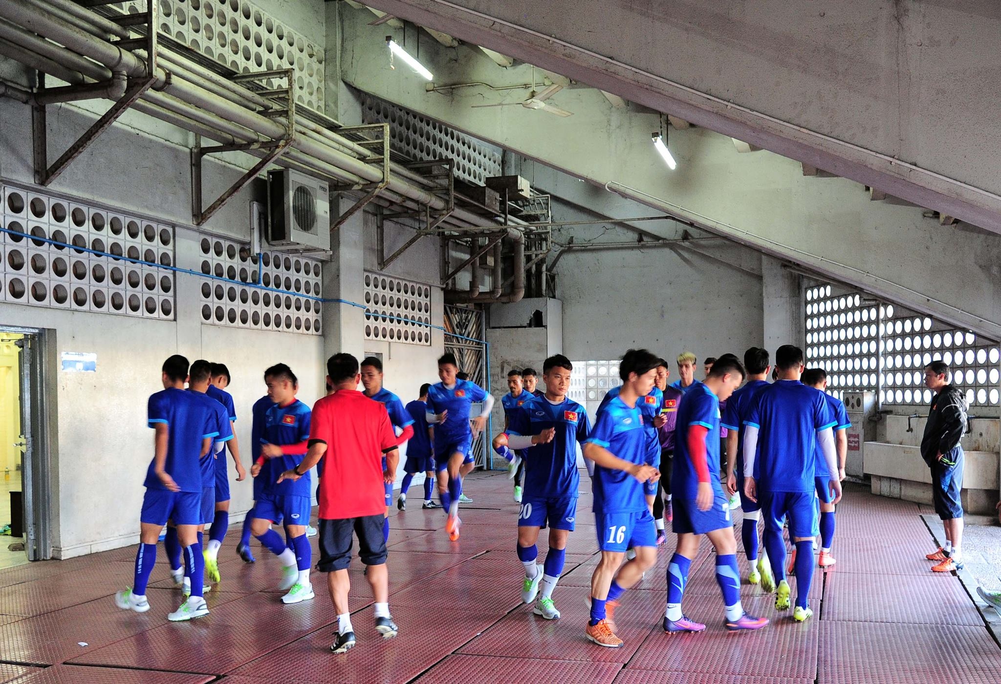 Chùm ảnh buổi tập tuyển Việt Nam ảnh 2 Chum anh buoi tap tuyen Viet Nam anh 2