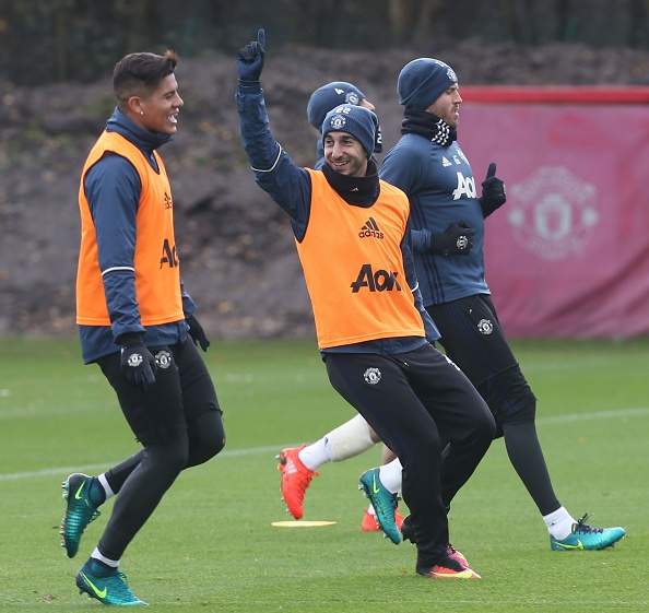 sao MU ném bóng tuyết khi luyện tập ảnh 4 sao MU nem bong tuyet khi luyen tap anh 4