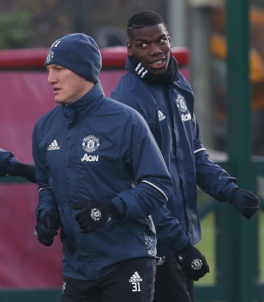 sao MU ném bóng tuyết khi luyện tập ảnh 5 sao MU nem bong tuyet khi luyen tap anh 5